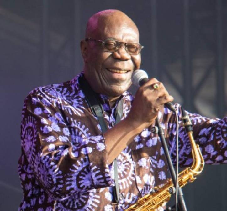 Manu Dibango – 86 años<br/>+ 24 de marzo de 2020<br/><br/>El patriarca del jazz africano murió por coronavirus en Francia.<br/>
