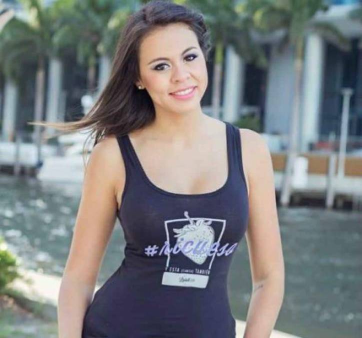 Ana Alvarado, conocida en las redes sociales como Lipstickfables, es aficionada al Motagua.