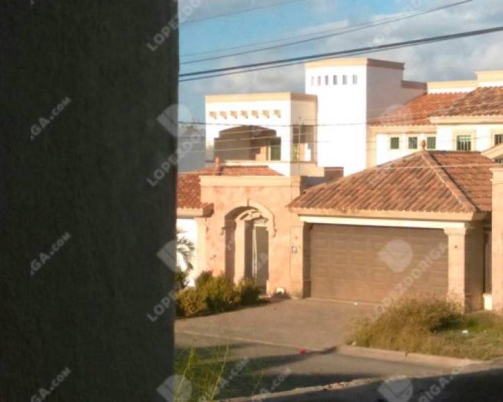 Se informó que los elementos de la SEMAR realizaron un operativo que dio inicio alrededor de las 04:00 h, durante el cual revisaron, con el consentimiento de los dueños, casas de los fraccionamientos Scally y Las Palmas.