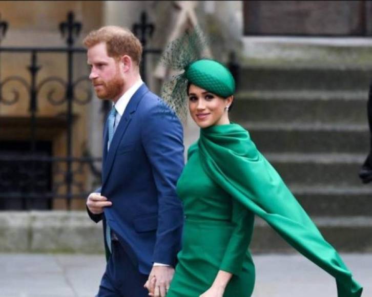 En una declaración a Today, el fundador de la organización, el padre Greg Boyle, dijo : 'El duque y la duquesa de Sussex eran simplemente 'Harry y Meghan' para nosotros. Se arremangaron y se pusieron a trabajar codo con codo con los empleados de la pastelería y cafetería. La complicidad entre todos ellos fue inmediata'.<br/><br/>