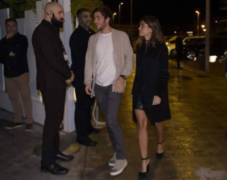 Sergi Roberto junto a su novia Coral Simanovich.