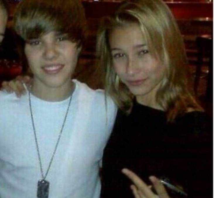 La primera foto de Justin Bieber y Hailey Baldwin al ser presentados en 2009.