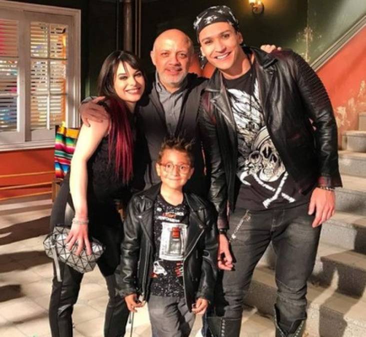 La familia rockera de 'Vecinos' trae consigo un nuevo personaje, el niño.