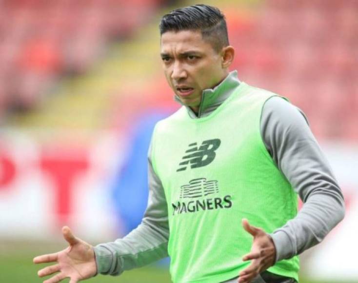 Dentro de una semana o 10 días se tendrían noticias del futuro de Emilio Izaguirre, confirmó su agente Paulo Hernández, quien descartó que el FC Dallas de la MLS haya buscado al hondureño. 'El libro de pases en Europa está muy parado, quizás en una semana o 10 días vamos a tener novedades. Él va a decidir dónde quiere estar, tiene el derecho de elegir dónde jugar después de una carrera tan exitosa que ha tenido. Es una persona que ha consagrado su vida a su profesión y a su familia, y eso hay que reconocérselo. Solamente hay que tener paciencia para tomar la decisión adecuada'.