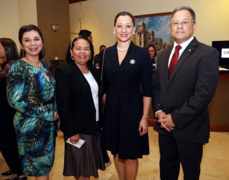 Sandra Díaz, Vicky Lagos, Marisol de Pierrefeu y Juan Lagos.