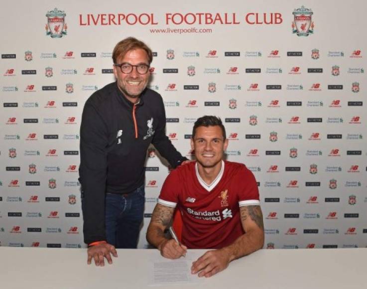 El Liverpool ha hecho oficial la renovación de Dejan Lovren hasta 2021. El internacional croata cumplía contrato en junio de 2018. El jugador junto al entrenador, Jürgen Klopp, formalizaron la ampliación de su contrato. Durante el acto, el jugador señaló que quiere ser recordado como 'alguien que lo dio todo por el Liverpool'.