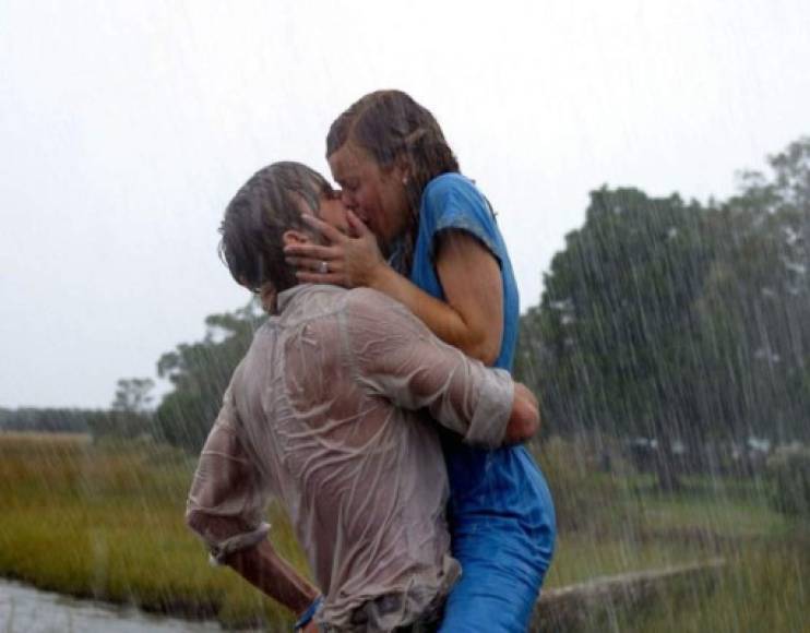 Para conmemorar el Día Internacional del Beso hacemos un recuento de los mejores en la historia del cine. El primer lugar es para uno de los momentos más épicos de una de las películas más taquilleras de Nicholas Sparks: El Diario de Noah.