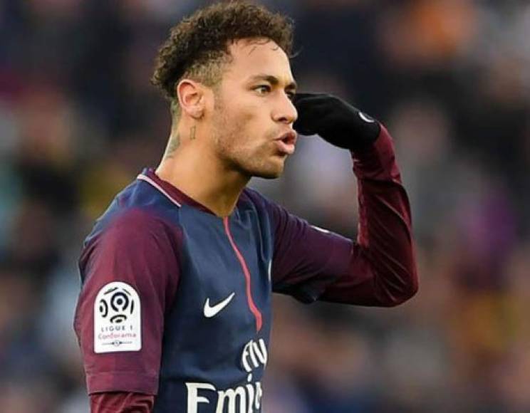 El delantero Neymar ha anunciado este jueves que se queda finalmente en el PSG de Francia.