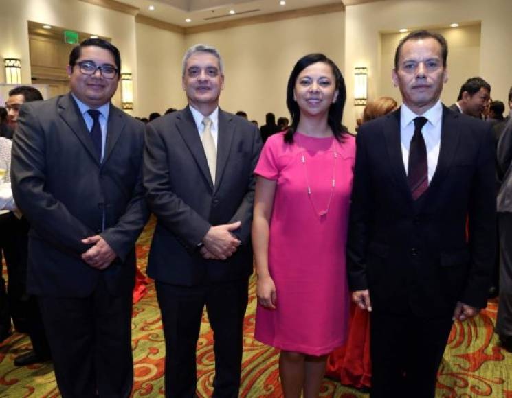 Rafael Mayorga, Breno de Souza, Karen y Javier Bravo.