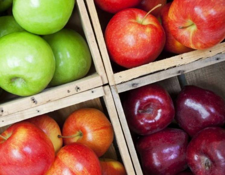 Otras frutas y verduras<br/>Alimentos que alejan la tristeza de nuestra vida: manzana, pan, leche, pimiento roja, atún, salmón, bacalao, brócoli y semillas de lino. Aquí tenemos las armas para alejar la tristeza de nuestra vida y sentirnos más alegres y plenos, solo debemos poner manos a la obra e incluir en nuestra dieta habitual estos alimentos tan importantes y sanos.