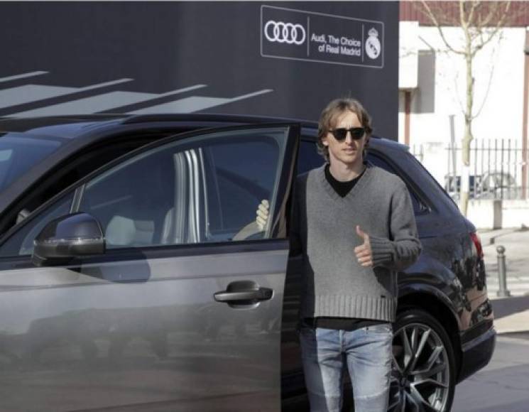 Luka Modric eligió el modelo Q7 50 TDI quattro tiptronic en color gris samurái con un precio de 74110 euros.