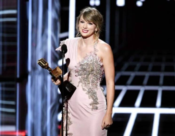 Taylor Swift ganó el Billboard a Mejor Artista Femenina.