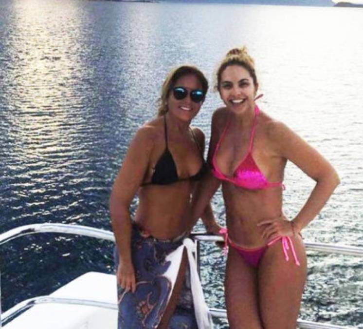 Lucero confesó que ni sus amigas le creen que su buena figura sea gracias a su disciplina y por herencia familiar.<br/><br/>'Yo sé que la gente a veces no me cree, tengo amigas que me dicen: 'Es que, ¿cómo?, seguro ya te hiciste algo, recomienda al doctor'. Y les digo: 'Se los juro que sí se los recomendaría porque no tiene nada de malo'. Pero creo que en mi caso, la genética me ha ayudado mucho, mi papá siempre se veía más joven de lo que era, mi hermano igual'.<br/>