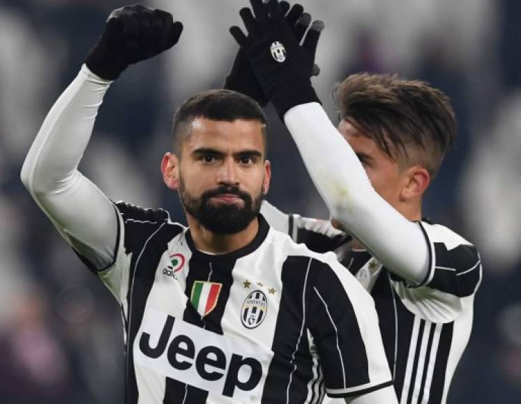 Según informa Tuttosport, el jugador de la Juventus, Tomas Rincón, está a punto de comprometerse con el otro club turinés. El venezolano se iría cedido por 3 millones de euros y una opción de compra obligatoria de 6 millones de euros, el sueldo del jugador según la misma noticia sería de 1.8 millones de euros.