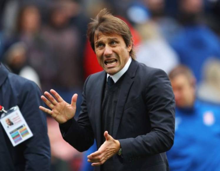 Antonio Conte, vinculado con la Juventus como posible sustituto de Allegri, también es uno de los candidatos para el banquillo del Inter de Milán. De acuerdo con Sky Sports, el técnico estaría cerca de llegar a un acuerdo con el conjunto nerazzurri para tomar el relevo de Luciano Spalletti.