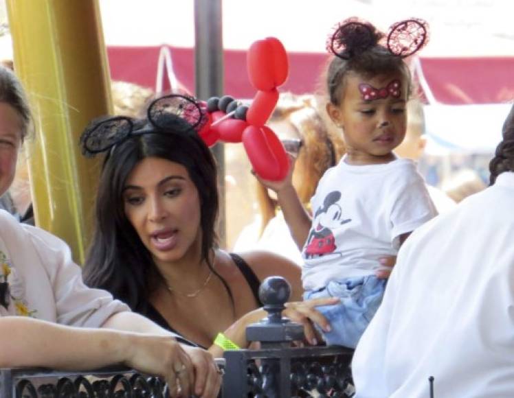 El nacimiento de North le vino a dar Kim Kardashian la estabilidad emocional y abrió una nueva etapa en su publicitada vida.