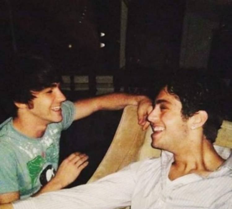 'Drake & Josh' se emitió por Nickelodeon desde 2004 al 2007, luego se realizaron varias películas. Mostraba la relación de dos hermanastros y sus aventuras en la secundaria.