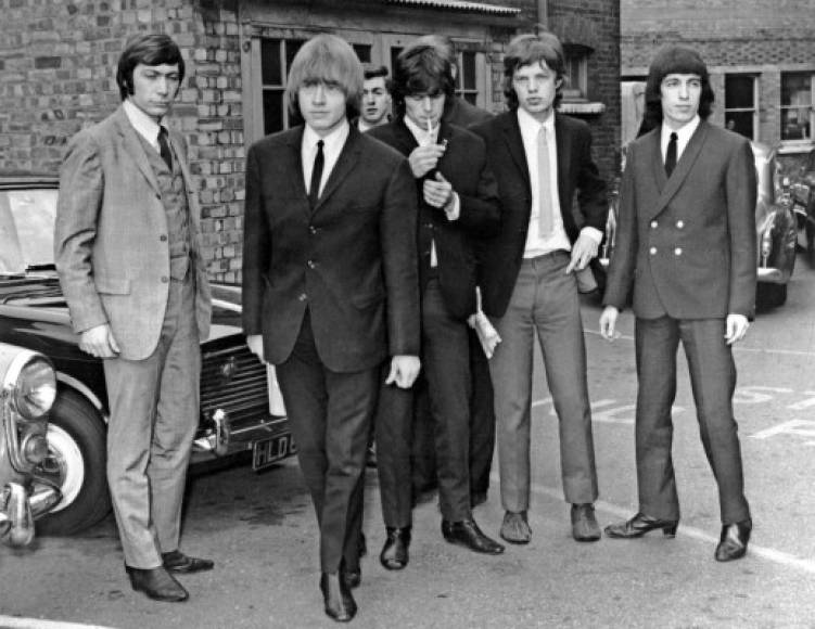 En esta foto de archivo tomada el 22 de julio de 1965 Foto tomada el 22 de julio de 1965 en Londres muestra a los Rolling Stones, (de izquierda a derecha) el baterista Charlie Watts, el guitarrista Brian Jones, el guitarrista Keith Richards, el cantante Mick Jagger y el bajo el guitarrista Bill Wyman.