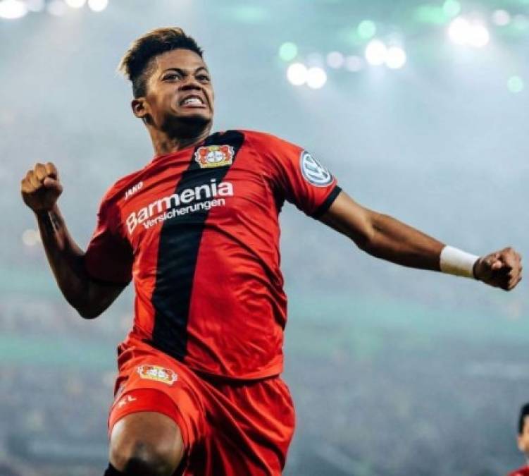 Arsenal y Chelsea pelean por Leon Bailey. Los dos equipos de Londres están dispuestos a ofrecer 30 millones de libras por el jugador del Bayer Leverkusen, según Express.