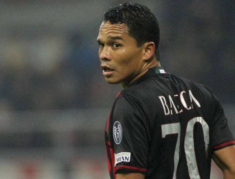 Según el agente del colombiano del Milan, Carlos Bacca, que habló para FootMercato, 'por ahora no ha tomado ninguna decisión sobre su futuro'.