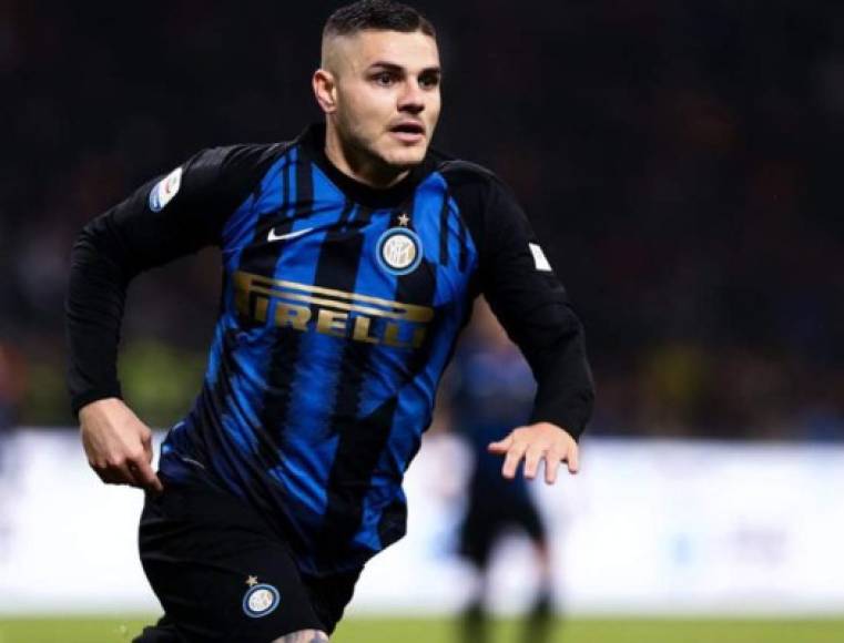 Según el Corriere dello Sport, señalan que además de Carlo Ancelotti, varios jugadores de la plantilla del Napoli han llamado a Mauro Icardi para convencerlo de que vaya a jugar con ellos. El argentino fue dado de baja por el Inter.