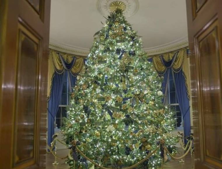 Trump y Melania tendrán un mes ajetreado, con decenas de cenas navideñas programadas en la Casa Blanca para funcionarios, diplomáticos y militares, entre otros.