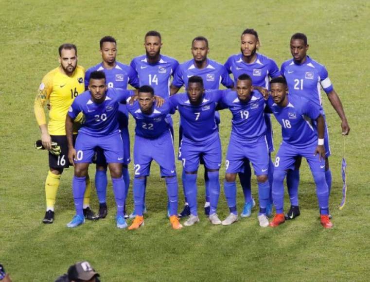 El equipo titular que presentó Martinica contra Honduras.