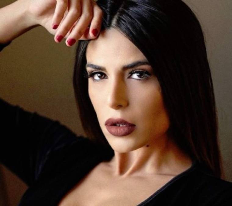 Negzzia, una exuberante modelo iraní que se atrevió a romper las estrictas reglas de su país al posar de manera indecorosa en sus redes sociales, se vio obligada a huir luego de que las autoridades de Teherán ordenaran su detención por romper la ley.