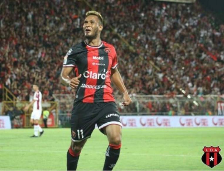 Alex López: El talentoso mediocampista es otro de los que podría salir de la Liga Deportiva Alajuelense de Costa Rica. Cuenta con ofertas de Sudamérica y Asia.