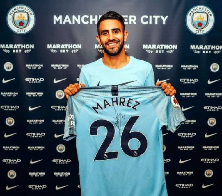 El Manchester City ha hecho oficial el fichaje del centrocampista argelino Riyad Mahrez por el que ha pagado unos 68 millones de euros al Leicester, equipo con el que ganó la Premier League. El jugador se comprometió con el club que entrena Pep Guardiola hasta junio de 2023 y lucirá el dorsal 26 en su camiseta.