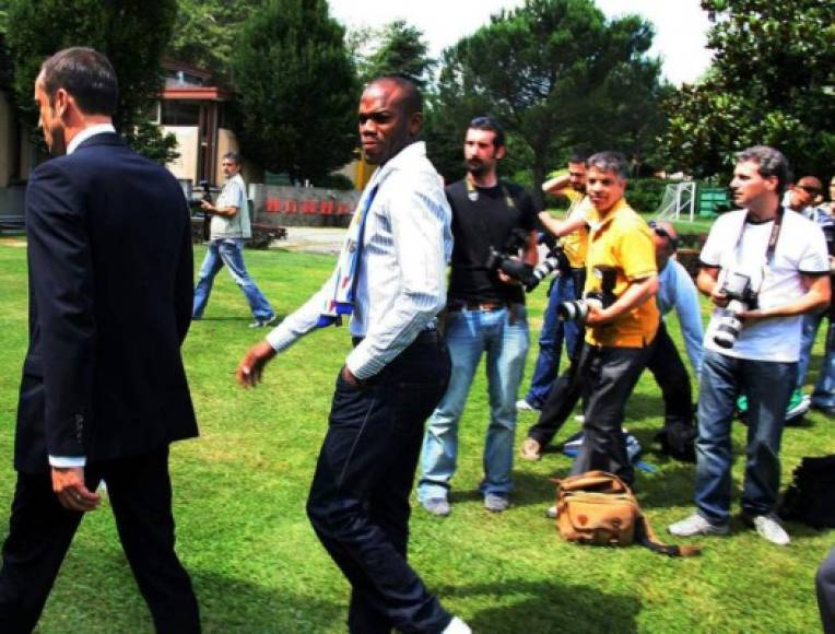 En el 2007 Suazo fichó por el Inter en un traspaso histórico para el fútbol hondureño. Posteriormente en el cuadro interista compartió con grandes cracks y fue dirigido luego por el portugués José Mourinho.