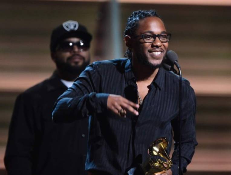 El estadounidense Kendrick Lamar ganó el Grammy a Mejor Álbum de Rap por 'To Pimp A Butterfly'.