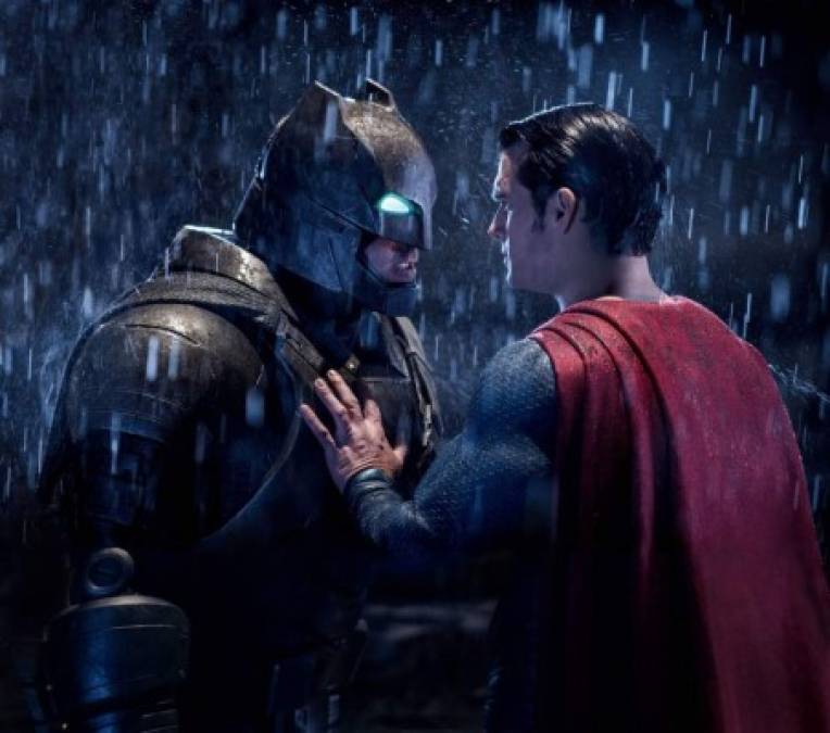6. 'Batman vs Superman: el origen de la justicia' es la secuela de 'El Hombre de Acero'. Ben Affleck y Henry Cavill. La cinta fue dirigida por Zack Snyder.