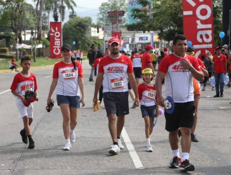 La familia Ayala Mendoza dijo presente en la 41 Maratón Internacional de LA PRENSA.