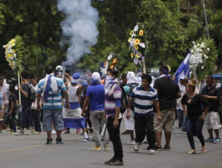 La acción de las fuerzas gubernamentales forma parte de la llamada 'operación limpieza' que policías y paramilitares iniciaron a inicios de julio para limpiar las calles de manifestantes que exigen desde abril la salida del poder de Ortega, un exguerrillero de 72 años que gobierna desde el 2007.