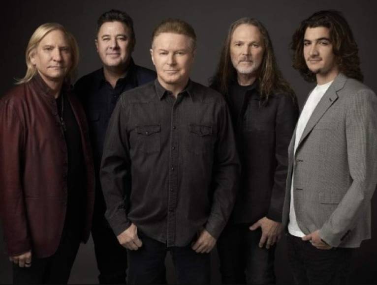 8.- The Eagles - Banda completa<br/>Músicos<br/>$100 MDD