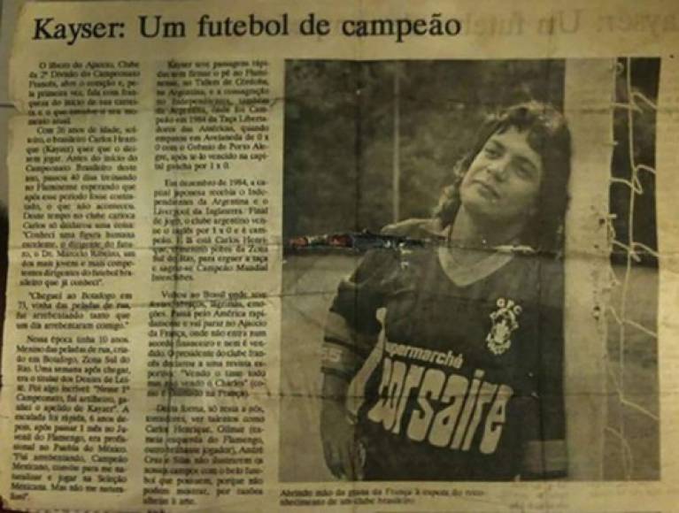 Al año siguiente ya estaba en el Flamengo. 'El Kaiser era un enemigo del balón. En el entrenamiento le pedía a algún compañero que le pegara una patada y así se iba a la enfermería', rememoraba el ariete. Allí continuó con las estafas. El jugador de 24 años llegaba a los entrenamientos hablando por celular en inglés con supuestos agentes europeos, algo sumamente moderno para 1987. 'Fingía que hablaba inglés y lo hacía mal. Un día descubrí que no hablaba con nadie', relató Ronaldo Torres, ex preparador físico del club. En la prensa brasileña lo destacaban como un crack.