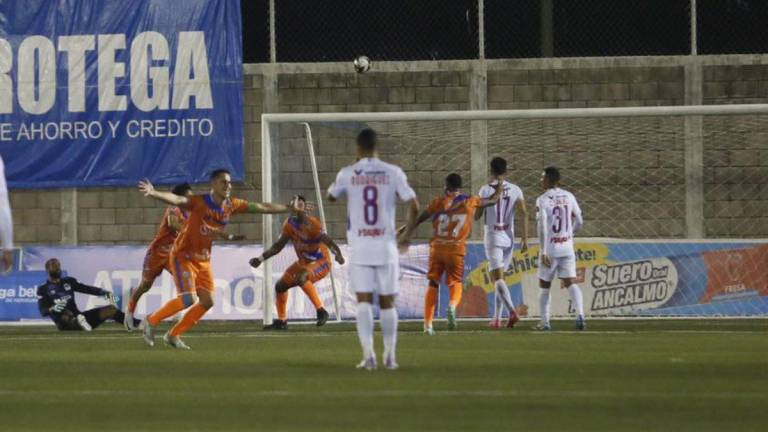 Andy Najar es el lateral derecho del Olimpia.