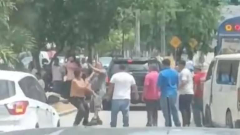 VIDEO: Buseros se van a los golpes frente al Catarino Rivas
