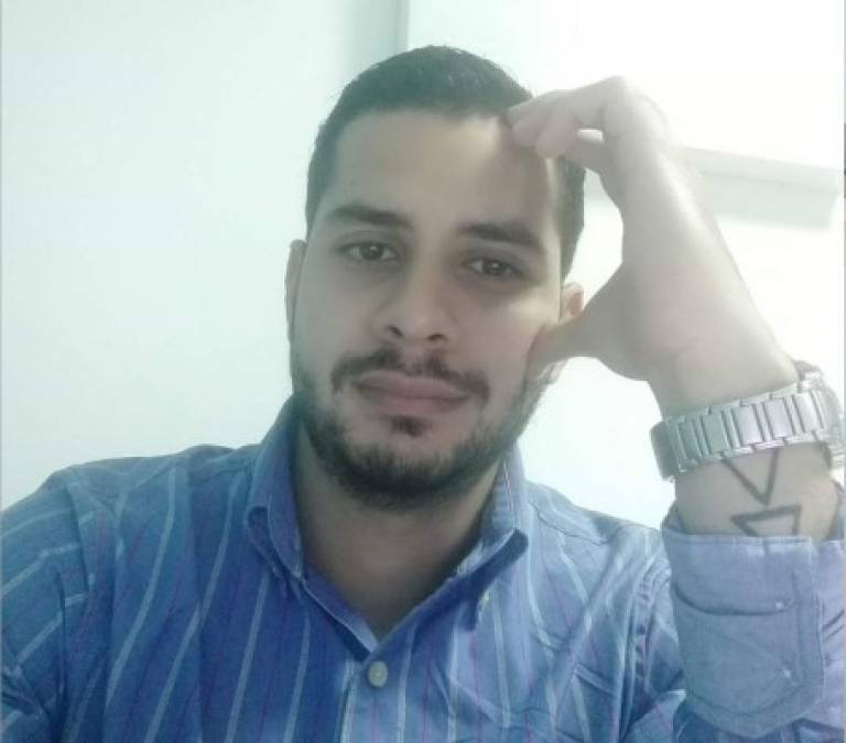 Se desconoce si el joven doctor atravesaba por problemas emocionales. A Rolando le gustaba tomarse selfies y compartirlas en su Facebook.