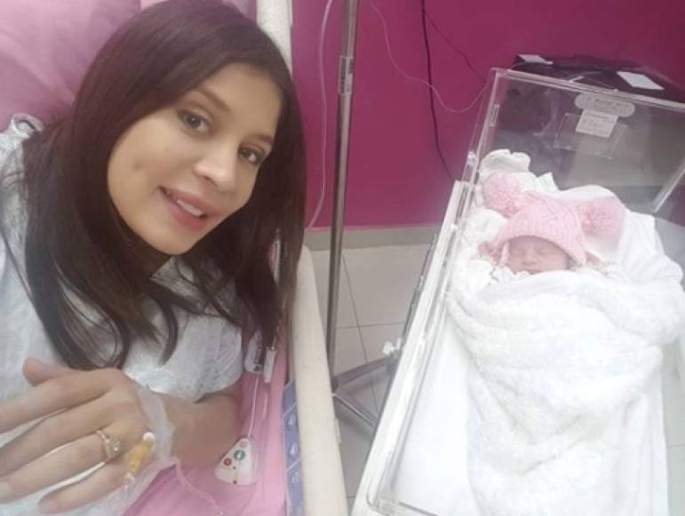 La pareja de políticos recibió a su primera hija el 14 de diciembre del 2017 en el Hospital San Jorge de Tegucigalpa, capital de Honduras.