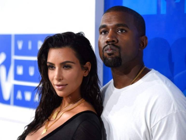 Hoy está de cumpleaños el rapero Kanye West, y su aún esposa Kim Kardashian no se ha olvidado del padre de sus hijos en este día tan especial.