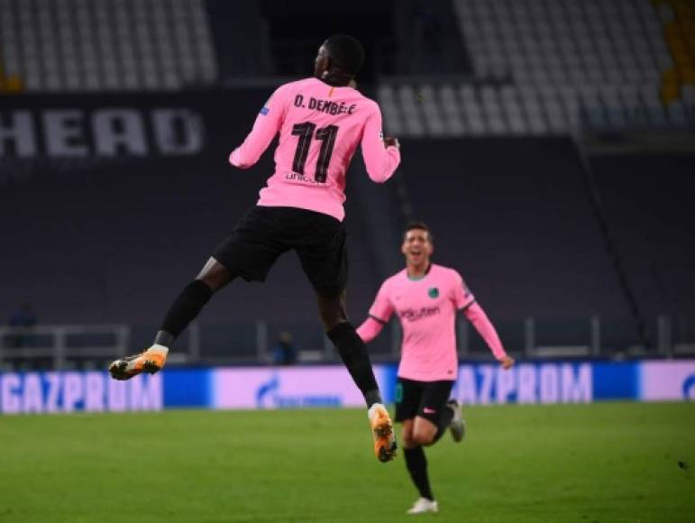 El salto de Ousmane Dembélé para festejar su gol con el que el Barcelona se adelantó 0-1 sobre la Juventus.