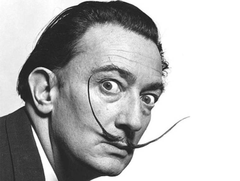 Salvador Dalí era víctima de un proceso degenerativo e irreversible, cuyos síntomas correspondían al de la enfermedad de Parkinson.
