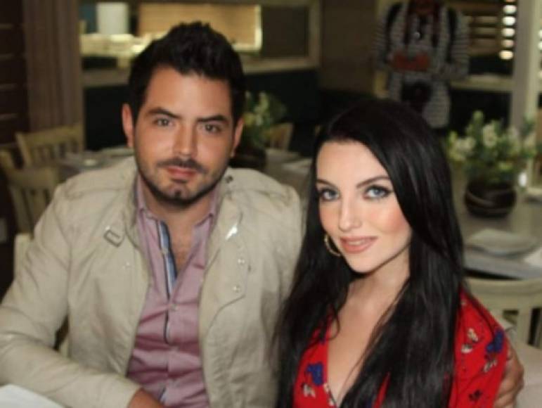 En septiembre de 2019, José Eduardo Derbez confirmó su separación de Bárbara Escalante a través de un comunicado en redes sociales. El actor y la modelo habían estado juntos por más de cinco años.