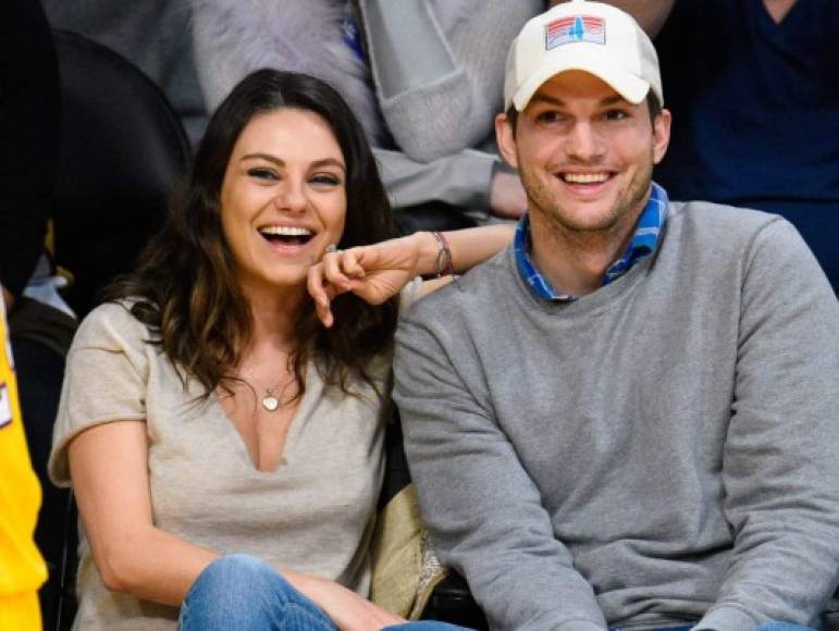 Los actores Mila Kunis y Ashton Kutcher solo bañan a sus dos hijos, Wyatt (6) y Dimitri (4), cuando estos están especialmente 'sucios' y, de forma más gráfica, cuando esa suciedad se manifiesta en todo su esplendor en sus jóvenes pieles.