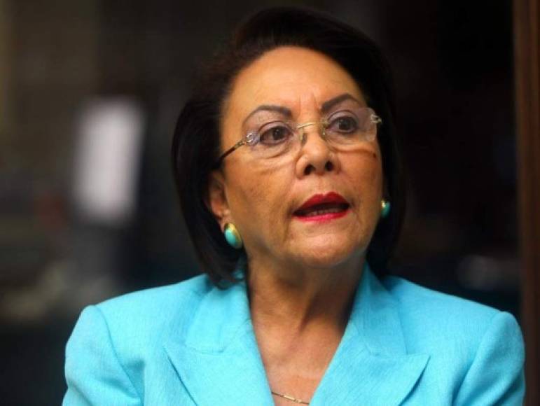 Alba Nora Gúnera Osorio de Melgar (Concepción de María, 1942) fue candidata presidencial en 1998. Sufrió la derrota como candidata del Partido Nacional contra el liberal Carlos Flores Facussé. Obtuvo el 42.76% de los votos.