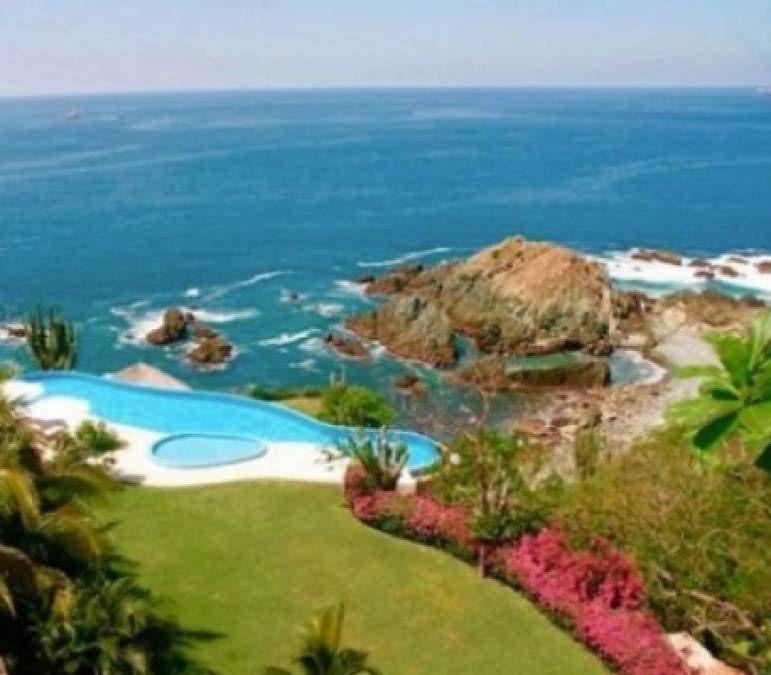 Lozoya también es investigado por haber recibido un supuesto soborno de la compañía Altos Hornos de México (AHMSA) con el que supuestamente habría ubicado una lujosa mansión de playa en Ixtapa, Guerrero.