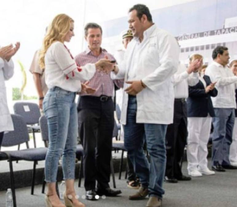 En sus últimos eventos públicos, Rivera dejó de lado el protocolo y se enfundo sus jeans favoritos.
