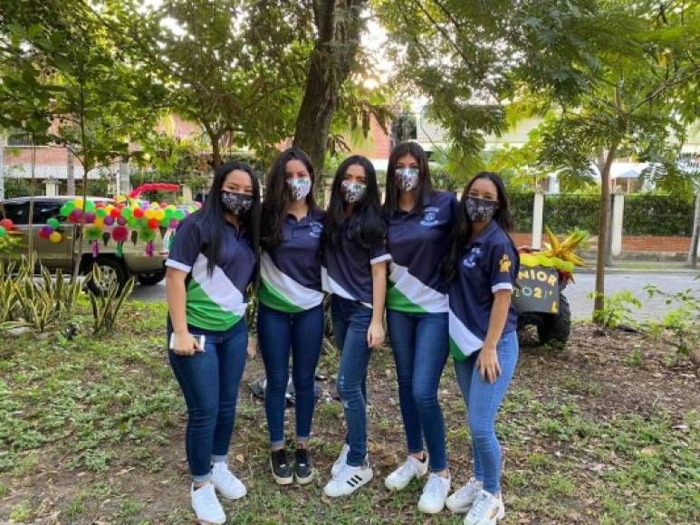 Nelcy Deras, Marcela Fajardo, Sherly Chavarría, Fresia Carranza y Natalie Mejía.